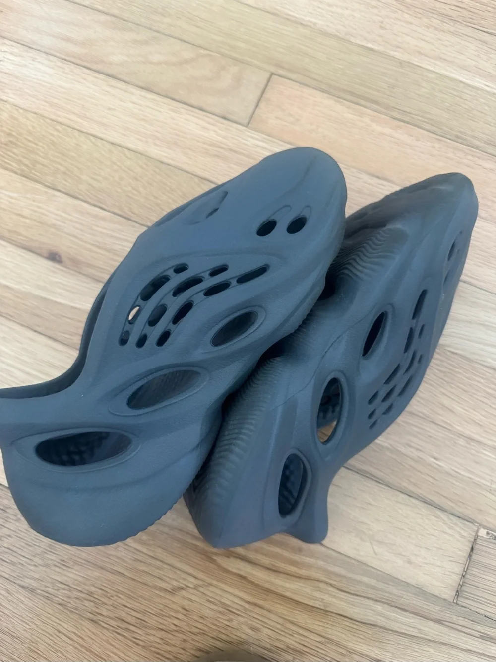 ADIDAS Yeezy Dark Gray Onyx Foam Runner Shoes
